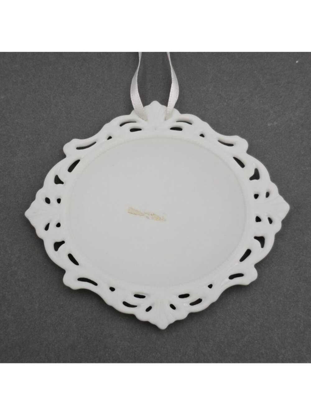 Vintage 1997 Biltmore Estate Fine Porcelain Ornament 24K Gold Trim Boxed 4" - Picture 6 of 11